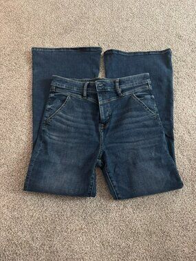 American Eagle Super High-Rise Flare Jeans Dark Wash Next Level Stretch 10 Short